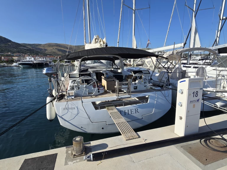 Segelboot mieten in Seget Donji zum besten Preis