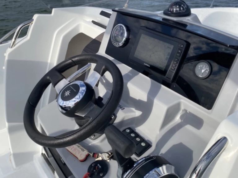 Jeanneau Cap Camarat 6.5 CC Serie 3 mieten Arcachon