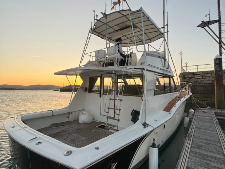 Ein Hatteras Hatteras 46 convertible mieten in Gijón
