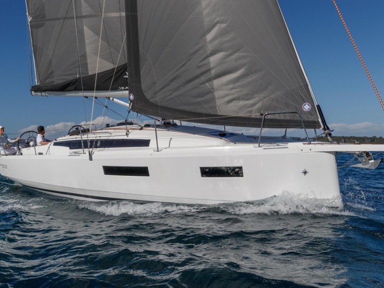 Segelboot mit oder ohne Skipper Jeanneau mieten in Hyères