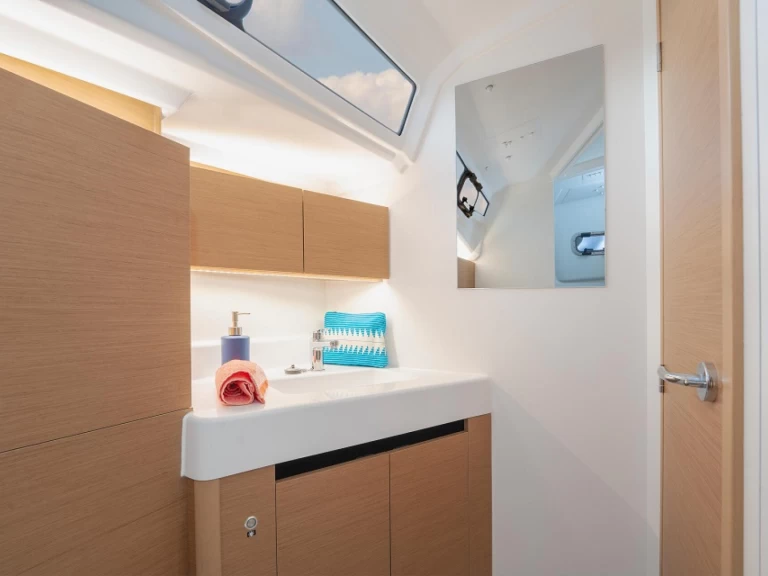 YachtCharter in Hyères - Jeanneau Sun Odyssey 350 auf SamBoat