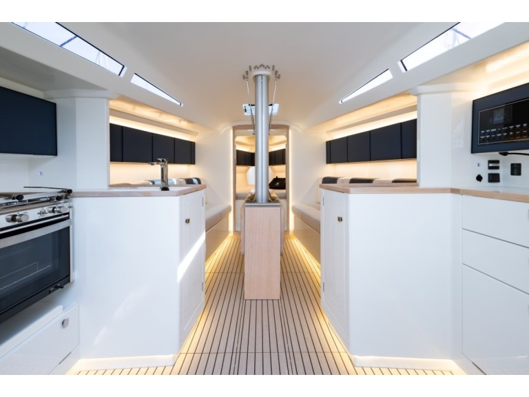 Italia Yachts Italia Yachts 11.98 mieten Piräus