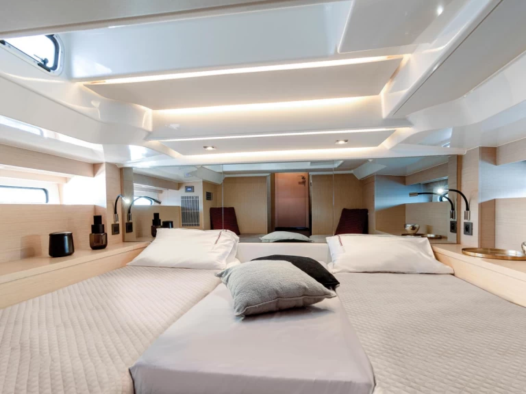 Jeanneau DB 37 mieten Hyères