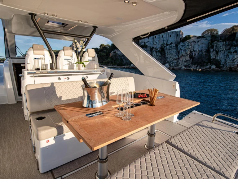 YachtCharter in Hyères - Jeanneau DB 37 auf SamBoat