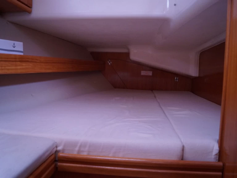 Ein Bavaria Bavaria 40 Cruiser mieten in Alicante