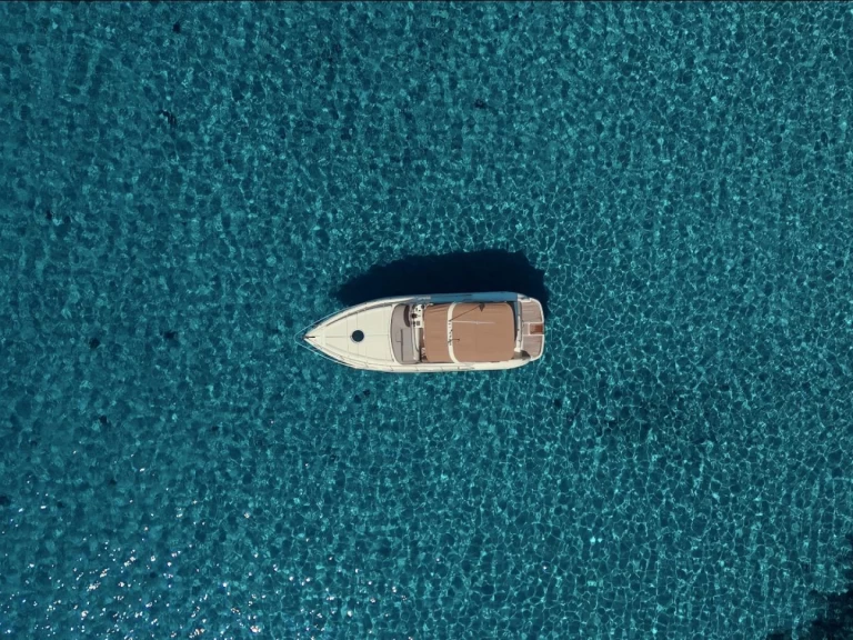 Motorboot mit oder ohne Skipper Airon mieten in Villasimius