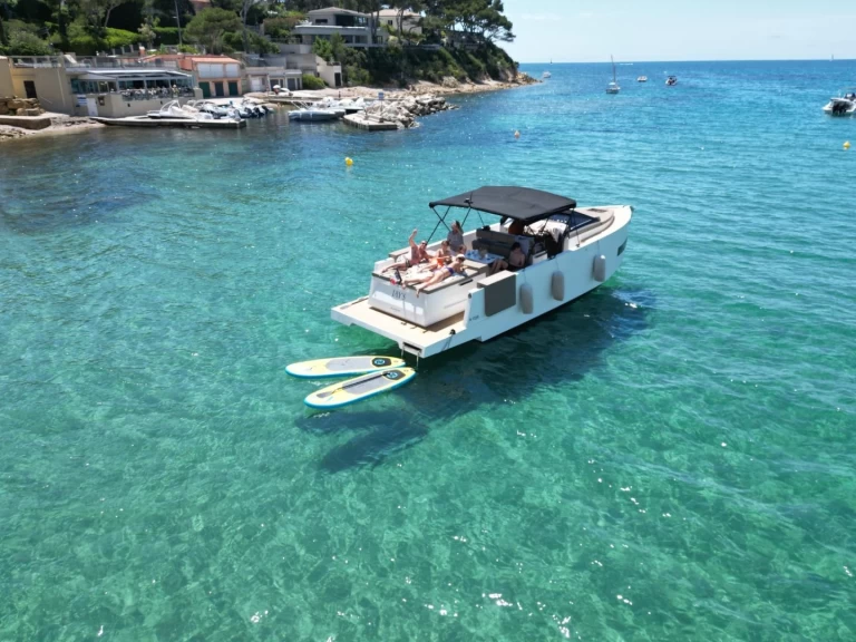 Vermietung Motorboot De Antonio Yacht mit Führerschein