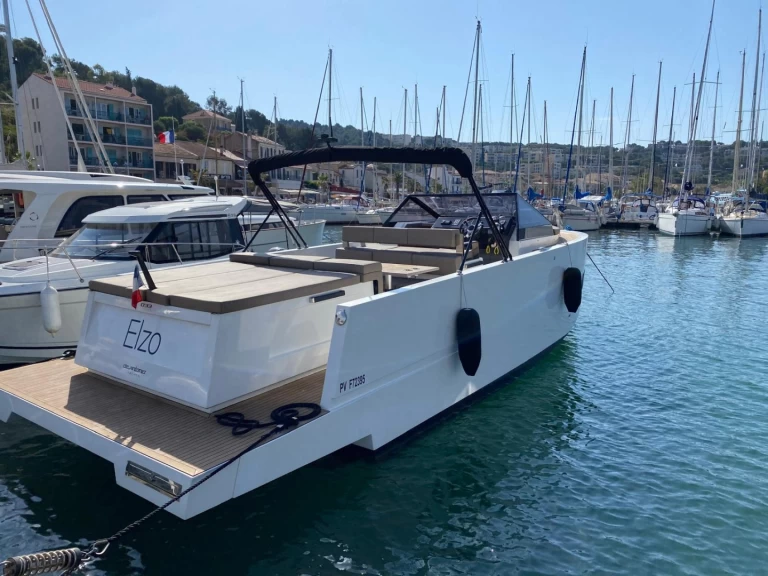Ein De Antonio Yacht D33 Cruiser mieten in Bandol