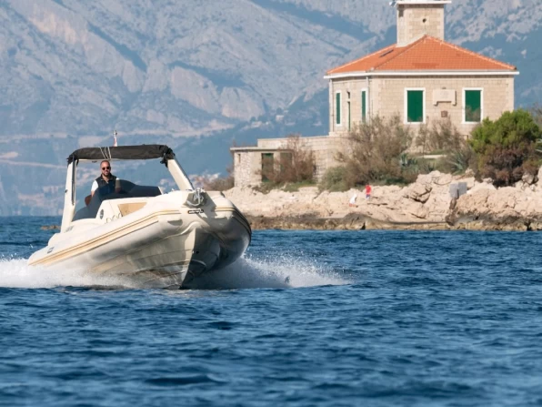 Motorboot mieten in Makarska zum besten Preis