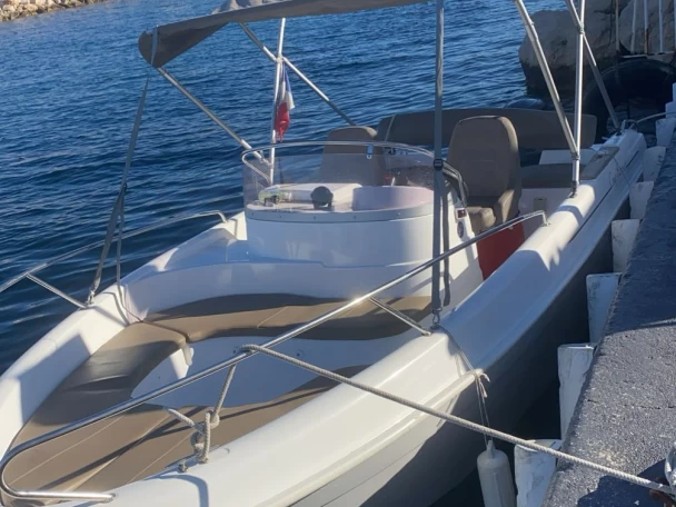 Motorboot mit oder ohne Skipper B2 Marine mieten in Marseille
