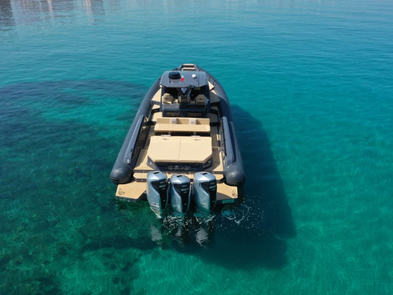 Ein Altamarea Storm 46 mieten in Trapani Port