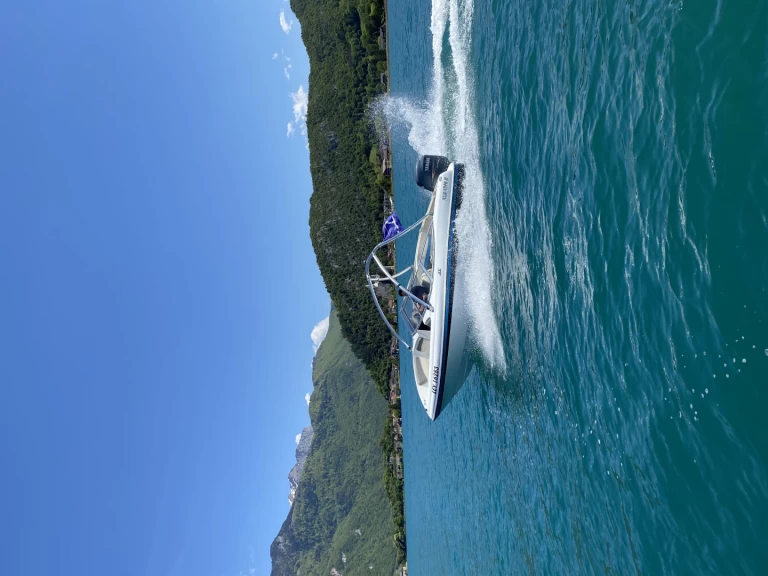 Motorboot mit oder ohne Skipper Four Winns mieten in Saint-Jorioz