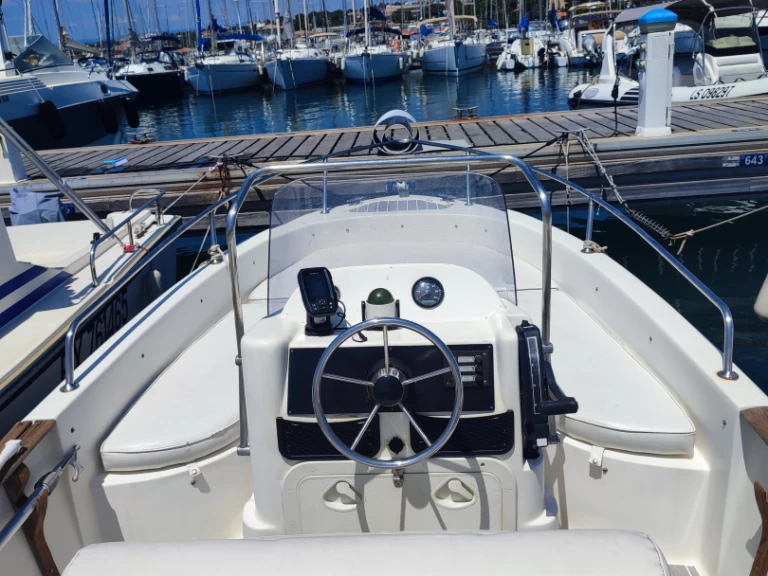 Motorboot mieten in Saint-Raphaël zum besten Preis