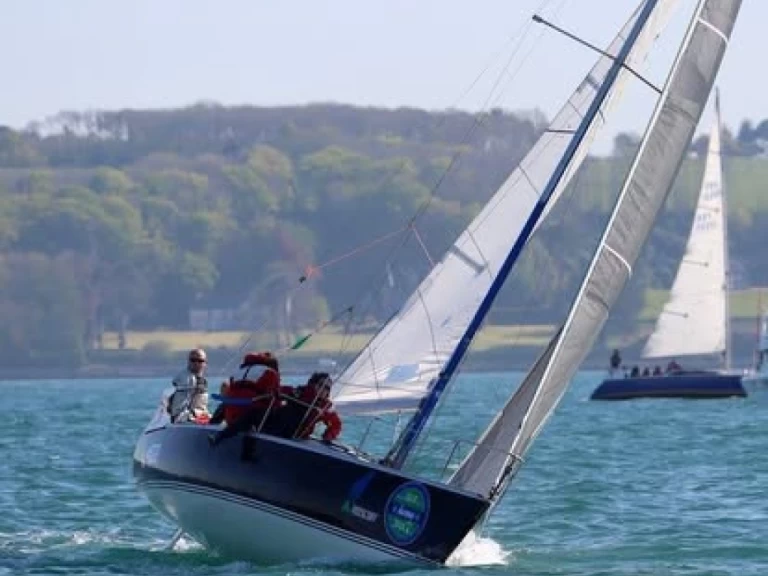 Ein Bénéteau First Classe 8 mieten in La Rochelle