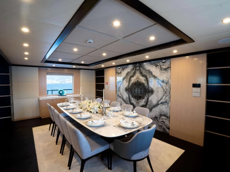 Vermietung Yacht Custom mit Führerschein