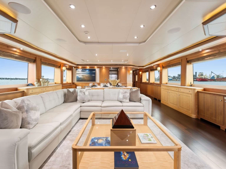 Bootsverleih Palmer Johnson INVICTUS Newport Samboat