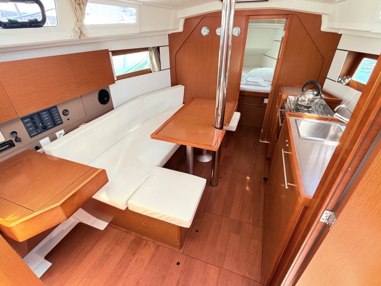 YachtCharter in Sukošan - Bénéteau Oceanis 35 auf SamBoat