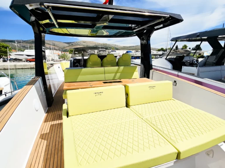 Motorboot mieten in Seget Donji zum besten Preis