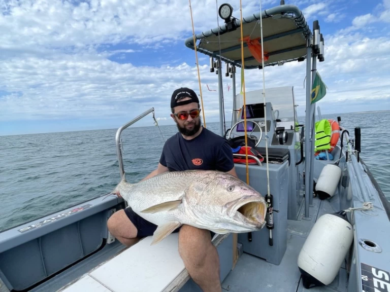YachtCharter in Les Sables-d'Olonne - Boston Whaler Boston Whaler 22 Outrage auf SamBoat