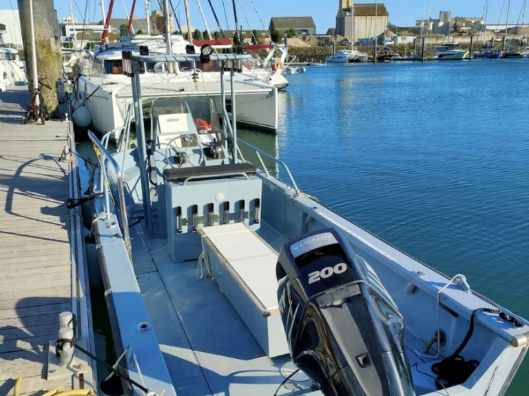 Boot mieten Les Sables-d'Olonne günstig Boston Whaler 22 Outrage