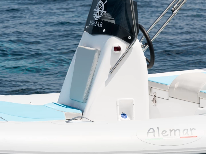 Ein Alemar M600 Alemar mieten in Trapani