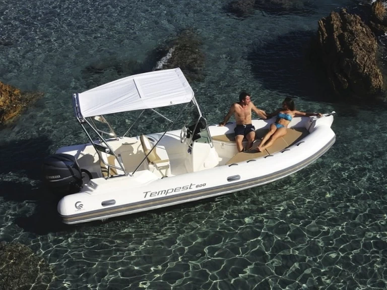 Ein Capelli Tempest 600 mieten in Marine de Sant'Ambrogio