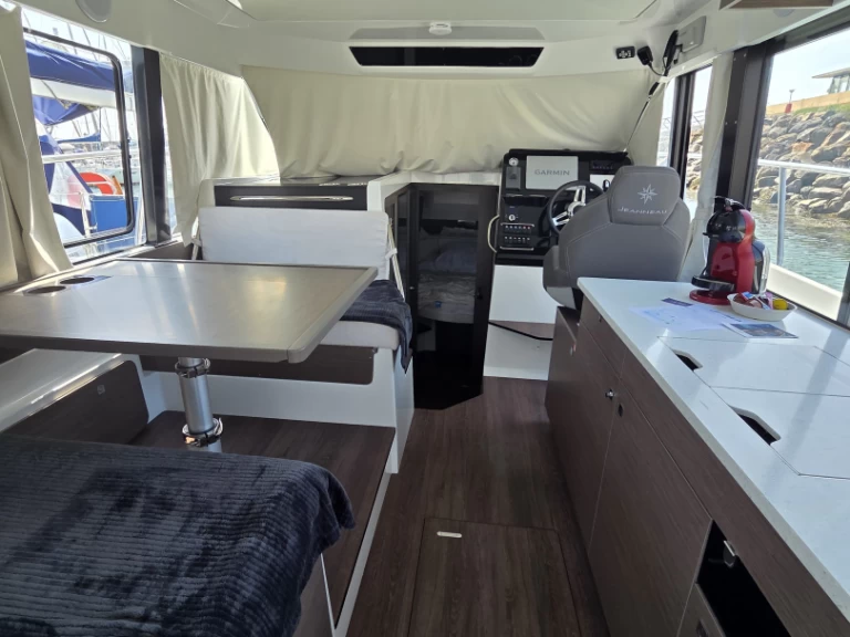 Motorboot mit oder ohne Skipper Jeanneau mieten in Talmont-Saint-Hilaire