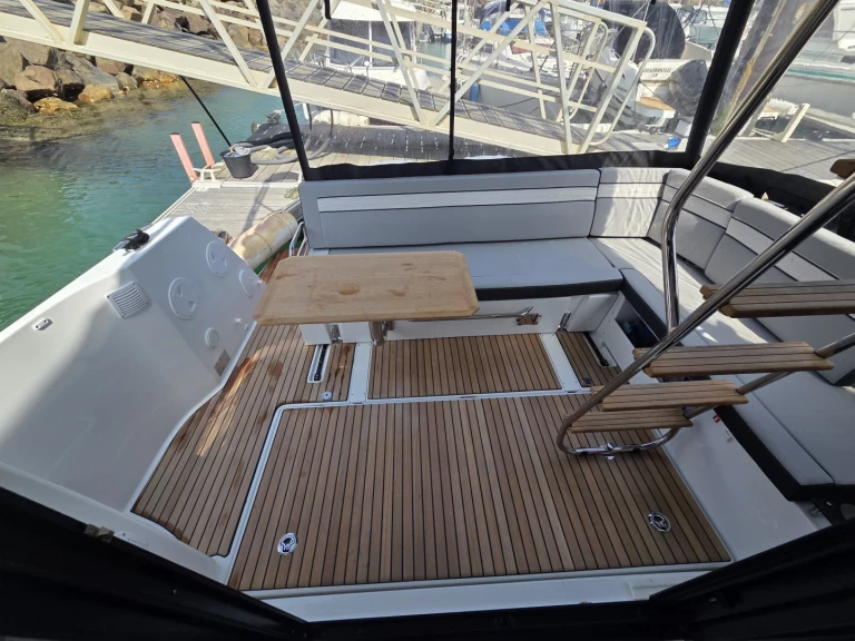 Vermietung Motorboot Jeanneau mit Führerschein