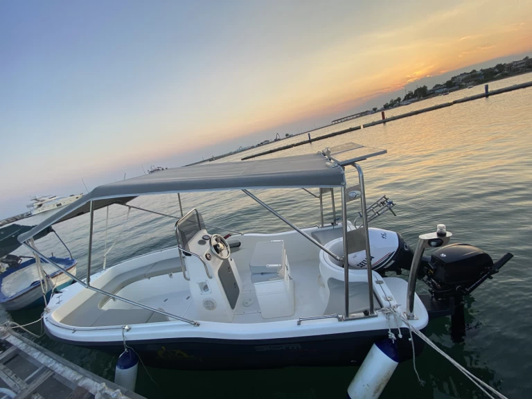 Motorboot mit oder ohne Skipper Igma mieten in Néa Moudhaniá