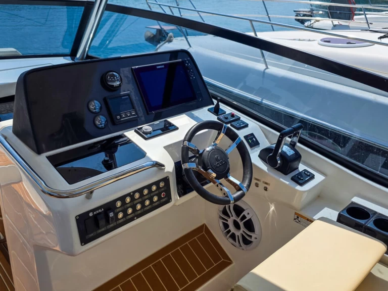 Vermietung Motorboot Aquila mit Führerschein