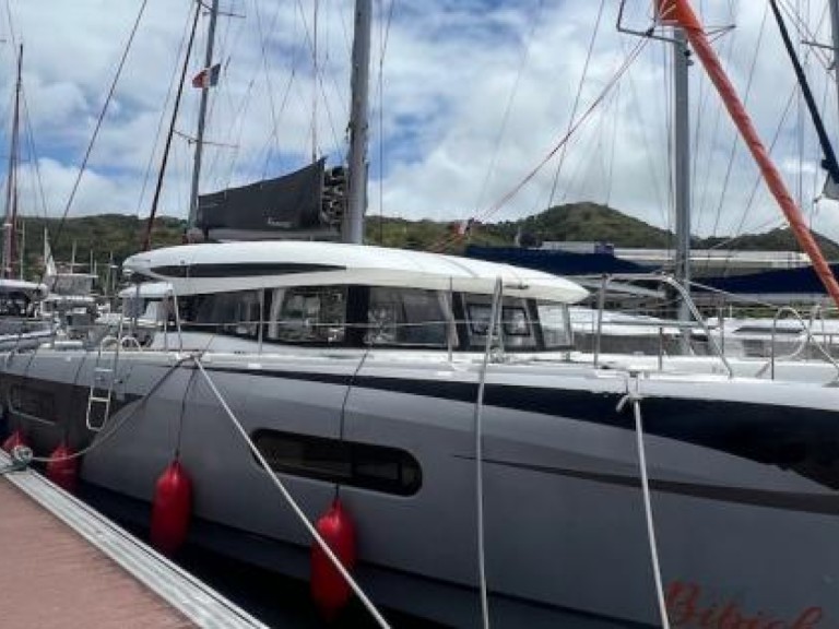 Katamaran mit oder ohne Skipper Bénéteau mieten in Le Marin