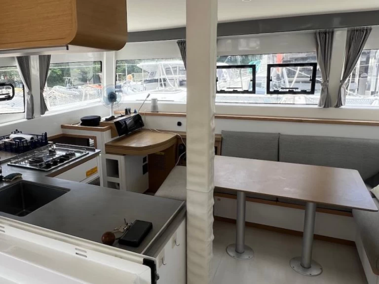 Vermietung Katamaran Bénéteau mit Führerschein