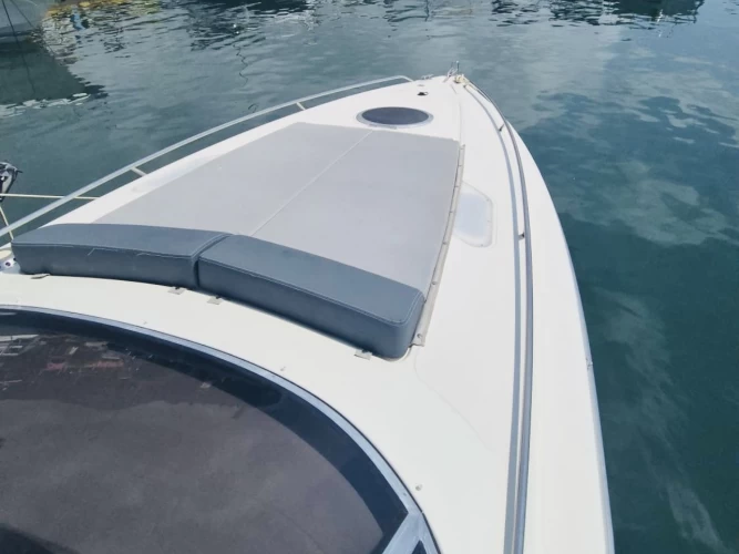 Ein Cranchi Endurance 35 mieten in Genua 