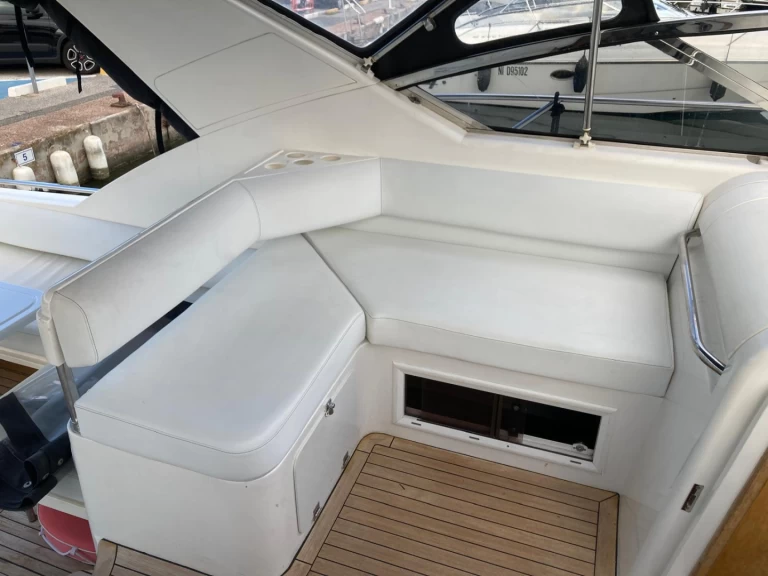 YachtCharter in Mandelieu-la-Napoule - Fairline Targa 38 auf SamBoat