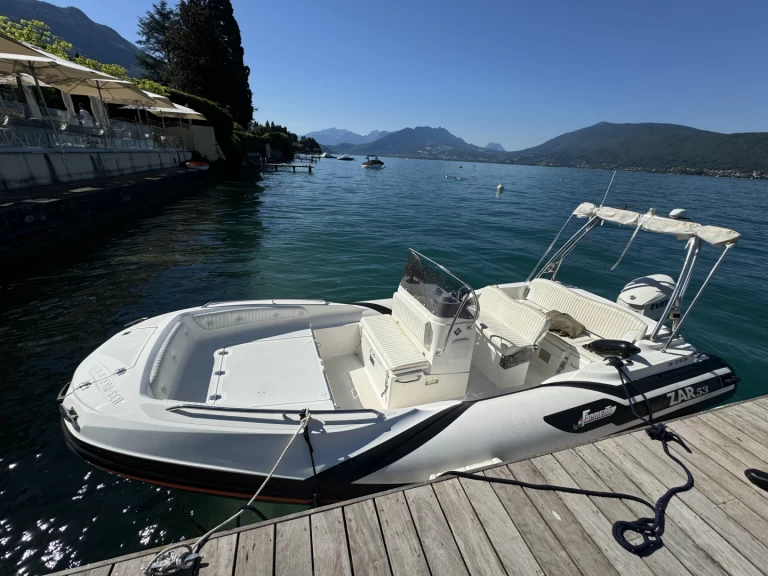 Schlauchboot mit oder ohne Skipper Zar mieten in Annecy