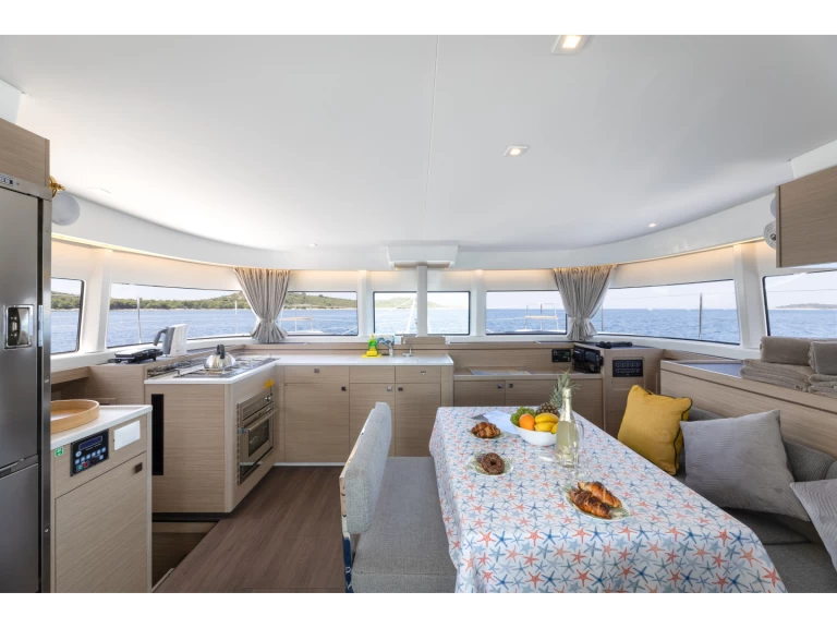 YachtCharter in Rogoznica - Lagoon Lagoon 43 auf SamBoat