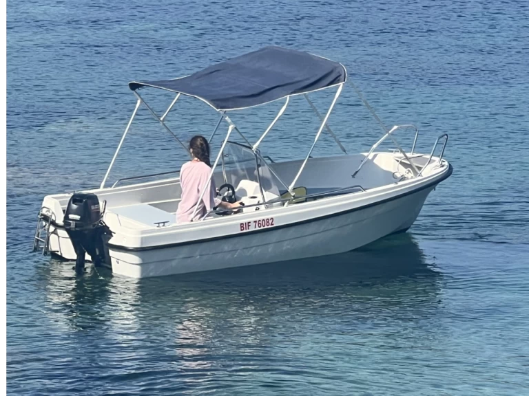 Motorboot mieten in Galéria zum besten Preis