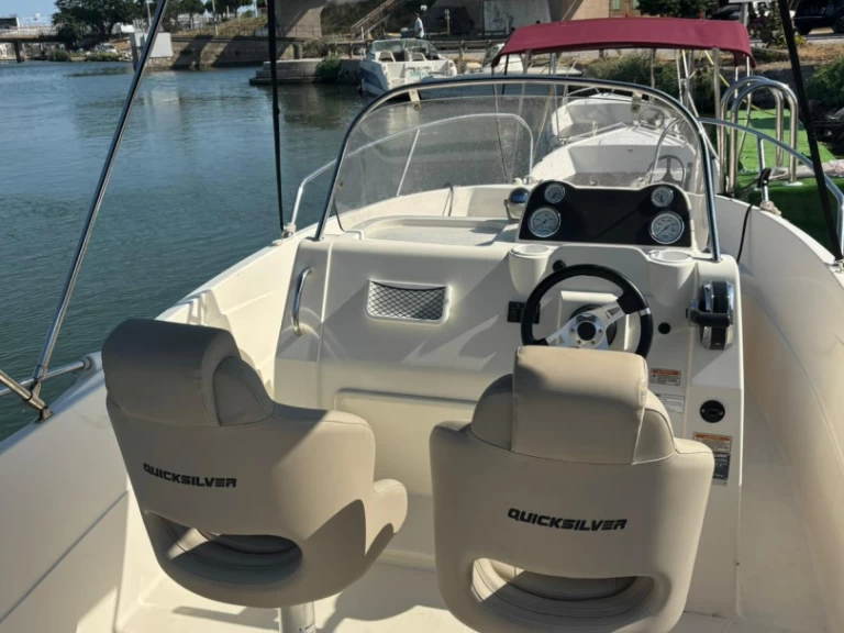 Quicksilver Activ 605 Open mieten Carnon-Plage