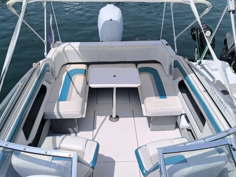 YachtCharter in Saint-Raphaël - Four Winns Sundowner 195 auf SamBoat