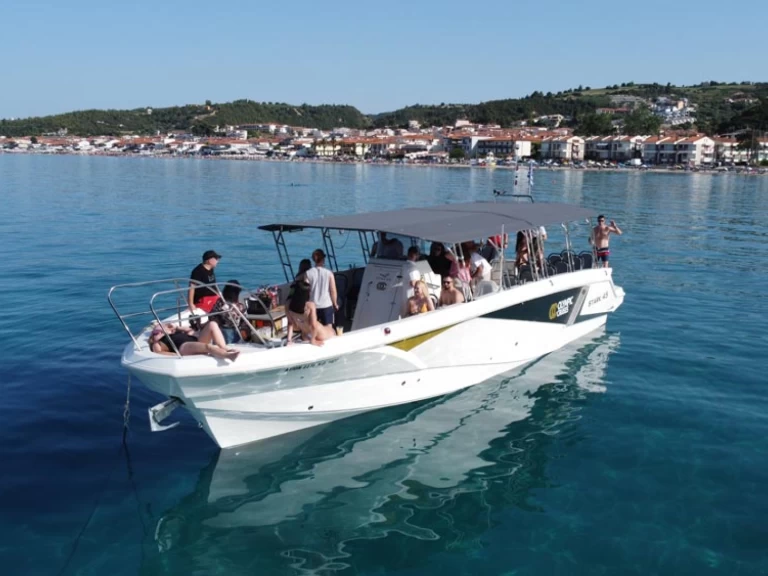 Motorboot mieten in Limáni Karrá zum besten Preis