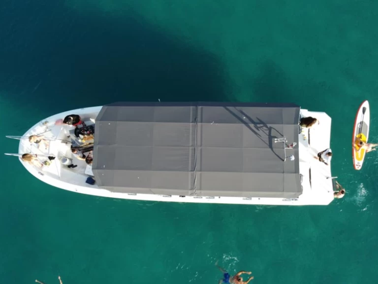 Mercan Stark 45 mieten Limáni Karrá