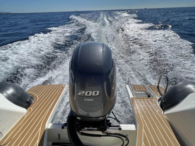 Vermietung Schlauchboot Capelli mit Führerschein