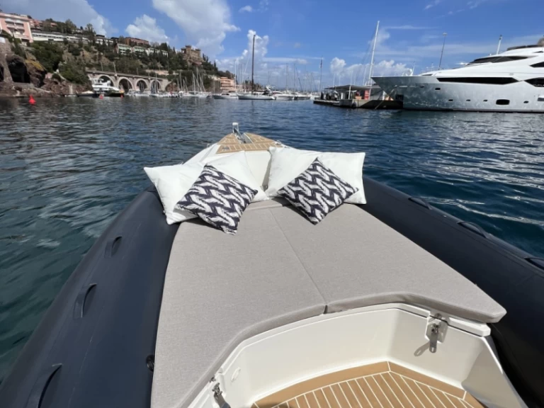 Schlauchboot mieten in Golfe-Juan zum besten Preis