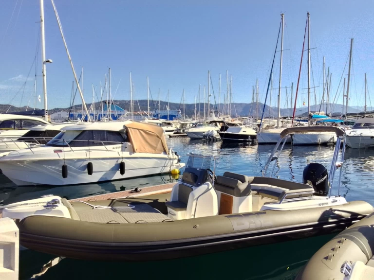 Schlauchboot mit oder ohne Skipper Bsc mieten in Ajaccio
