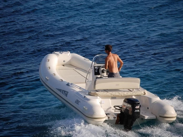 Schlauchboot mit oder ohne Skipper Bsc mieten in Appietto