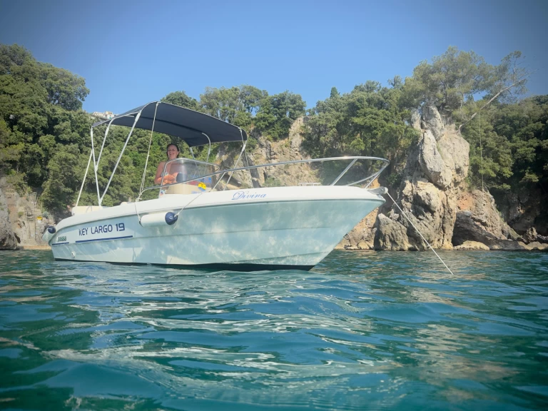 Vermietung Motorboot Sessa Marine mit Führerschein