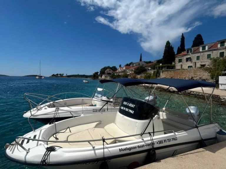 Insidias Marine HM 22 Fly mieten Poljica