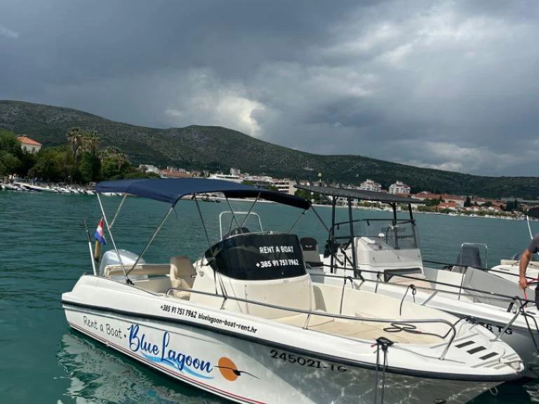 Motorboot mieten in Poljica zum besten Preis