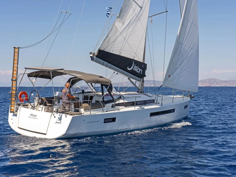 YachtCharter in Agios Nikolaos - Jeanneau Sun Odyssey 490 auf SamBoat