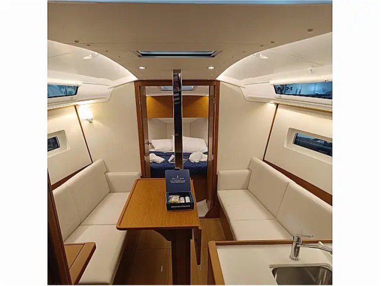 Bootsverleih Jeanneau Sun Odyssey 350 Lavrion Samboat